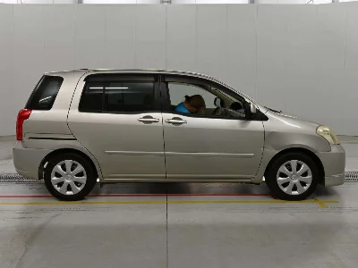 Toyota Raum