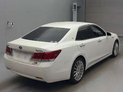 Toyota CROWN HYBRID