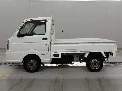 Nissan NT100 Clipper
