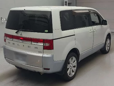 Mitsubishi DELICA D5