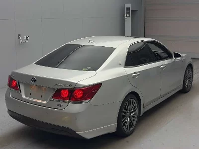 Toyota CROWN HYBRID
