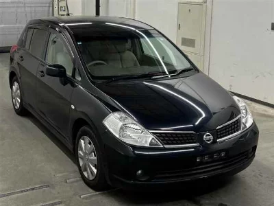 NISSAN TIIDA