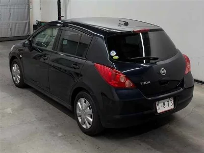 NISSAN TIIDA