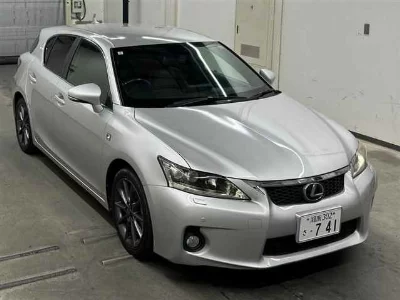 Lexus CT200h