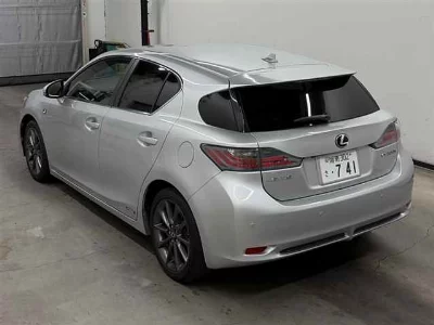 Lexus CT200h