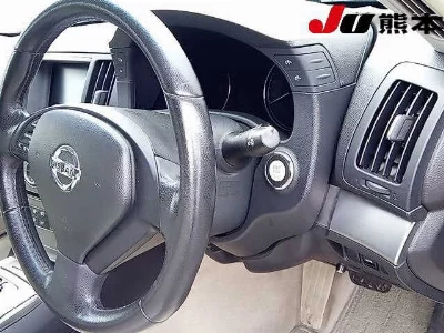 NISSAN SKYLINE