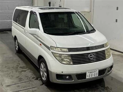 NISSAN ELGRAND