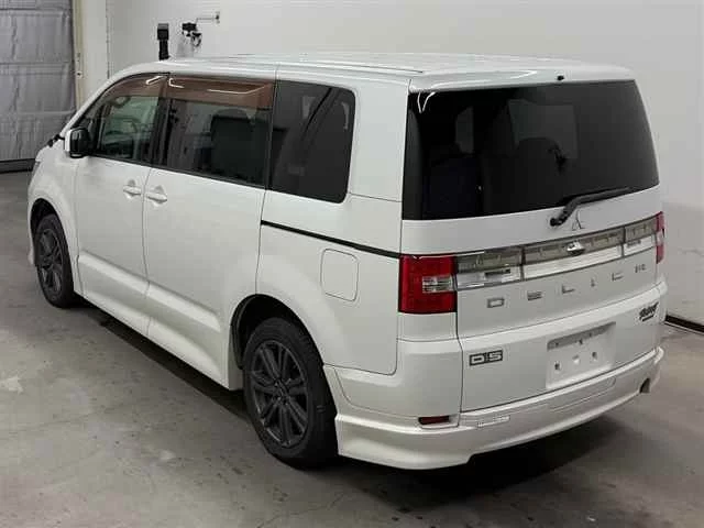 Mitsubishi Delica D:5  с аукциона в Японии