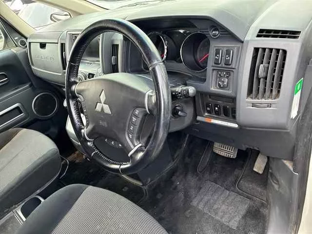 Mitsubishi Delica D:5  с аукциона в Японии