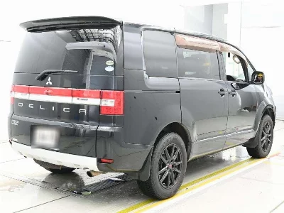 Mitsubishi Delica D:5
