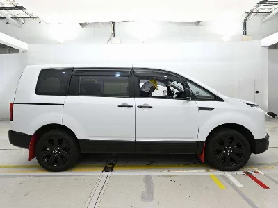 Mitsubishi DELICA D5