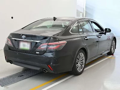 Toyota CROWN HYBRID