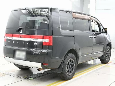 Mitsubishi DELICA D5
