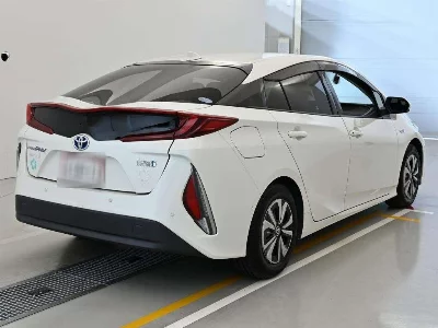 Toyota Prius PHV