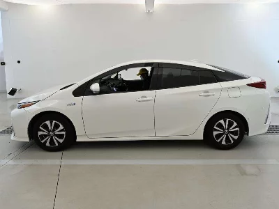 Toyota Prius PHV