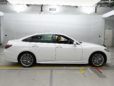 Toyota CROWN HYBRID