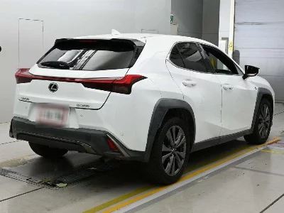 Lexus UX200