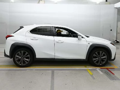 Lexus UX200