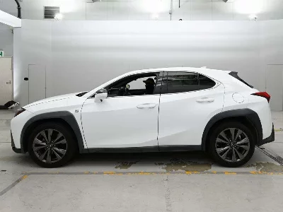 Lexus UX200