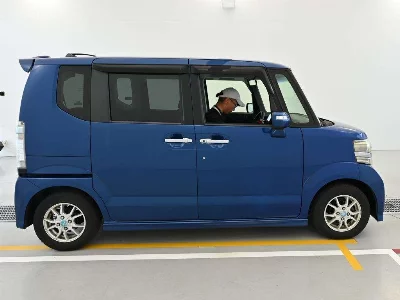 Honda N BOX CUSTOM
