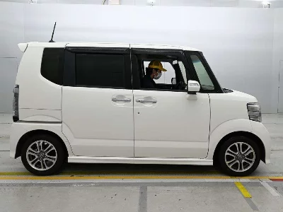 Honda N BOX CUSTOM