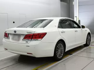 Toyota CROWN HYBRID