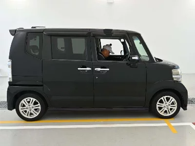 Honda N BOX CUSTOM