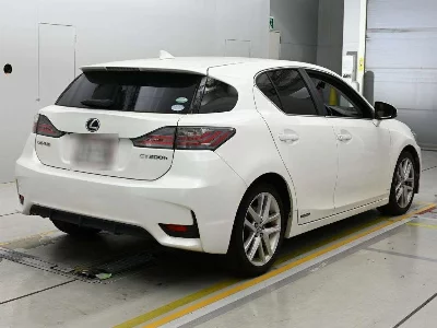 Lexus CT200h