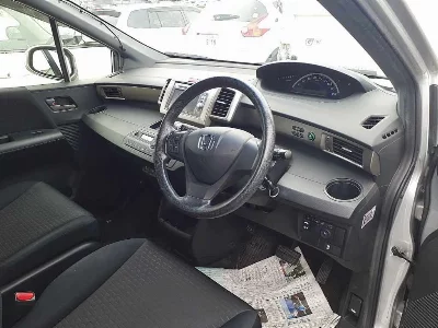 Honda FREED SPIKE