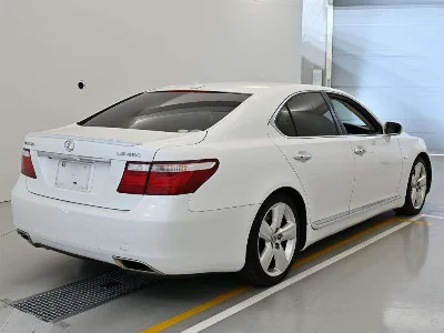 Lexus LS460L