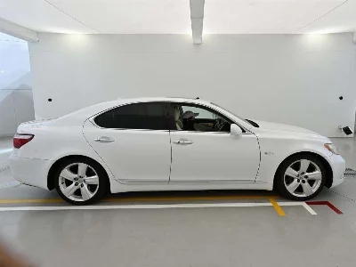 Lexus LS460L