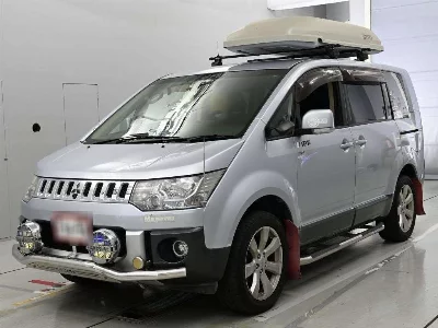 Mitsubishi DELICA D5