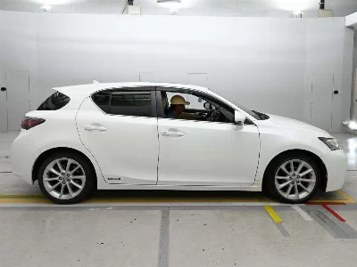 Lexus CT200h