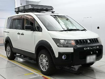 Mitsubishi Delica D:5