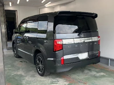 Mitsubishi DELICA D5