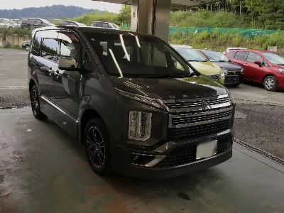 Mitsubishi DELICA D5