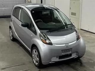 Mitsubishi i