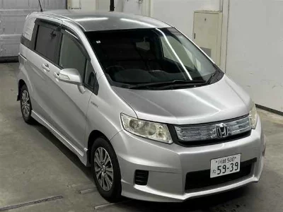 Honda FREED SPIKE HYBRID