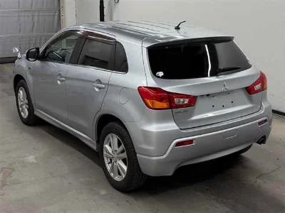 MITSUBISHI RVR