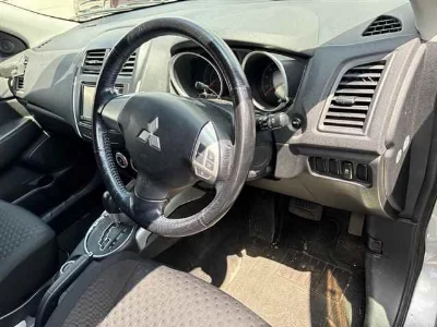 MITSUBISHI RVR