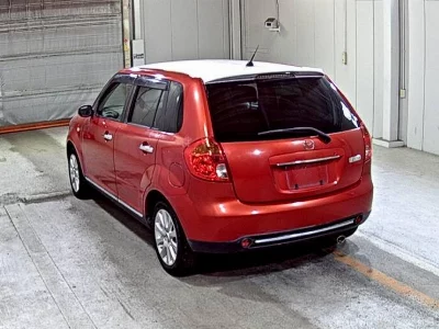 Mazda Verisa