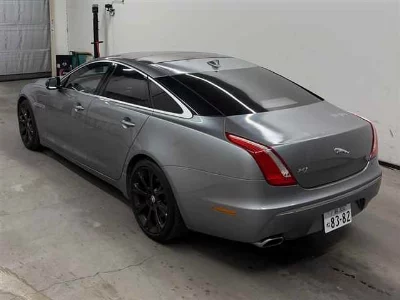 Jaguar XJ6