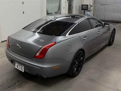 Jaguar XJ6