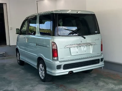 Daihatsu Atrai 7