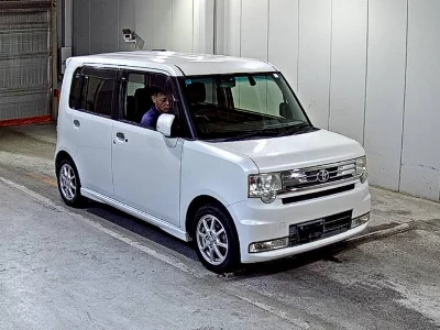 Toyota Pixis Space