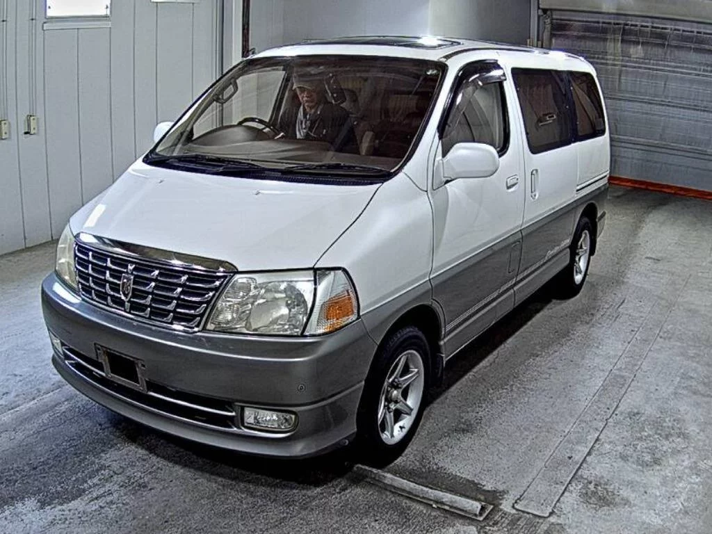 Toyota Granvia  с аукциона в Японии