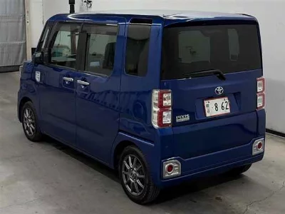 Toyota Pixis Mega
