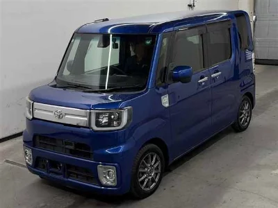 Toyota Pixis Mega