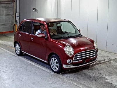 Daihatsu Mira Gino