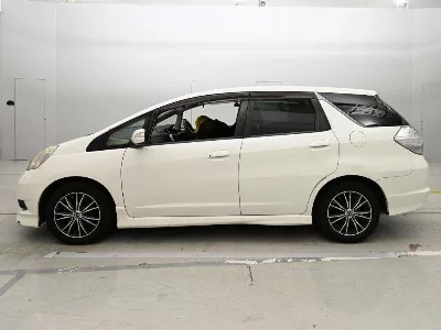Honda FIT SHUTTLE HYBRID